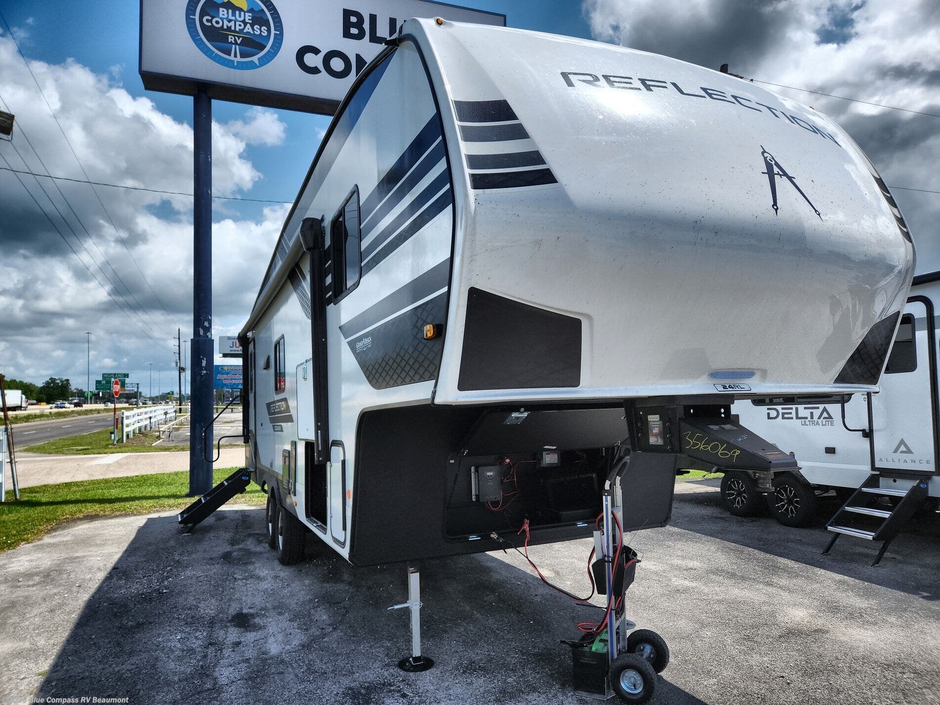 2026 Reflection 100 Series 24RL by Grand Design from Blue Compass RV Beaumont in Vidor, Texas