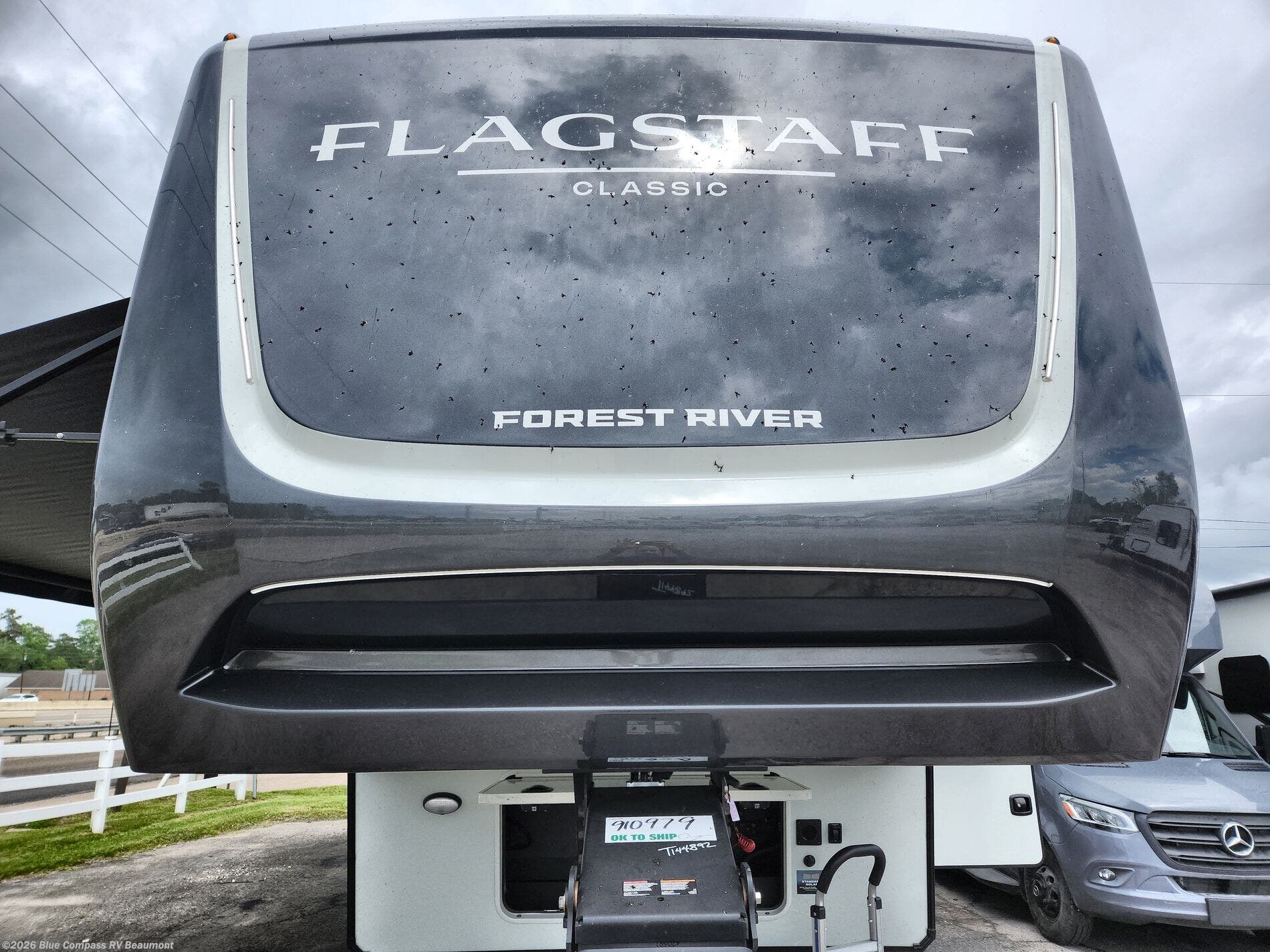 2026 Flagstaff Classic 401CFB by Forest River from Blue Compass RV Beaumont in Vidor, Texas
