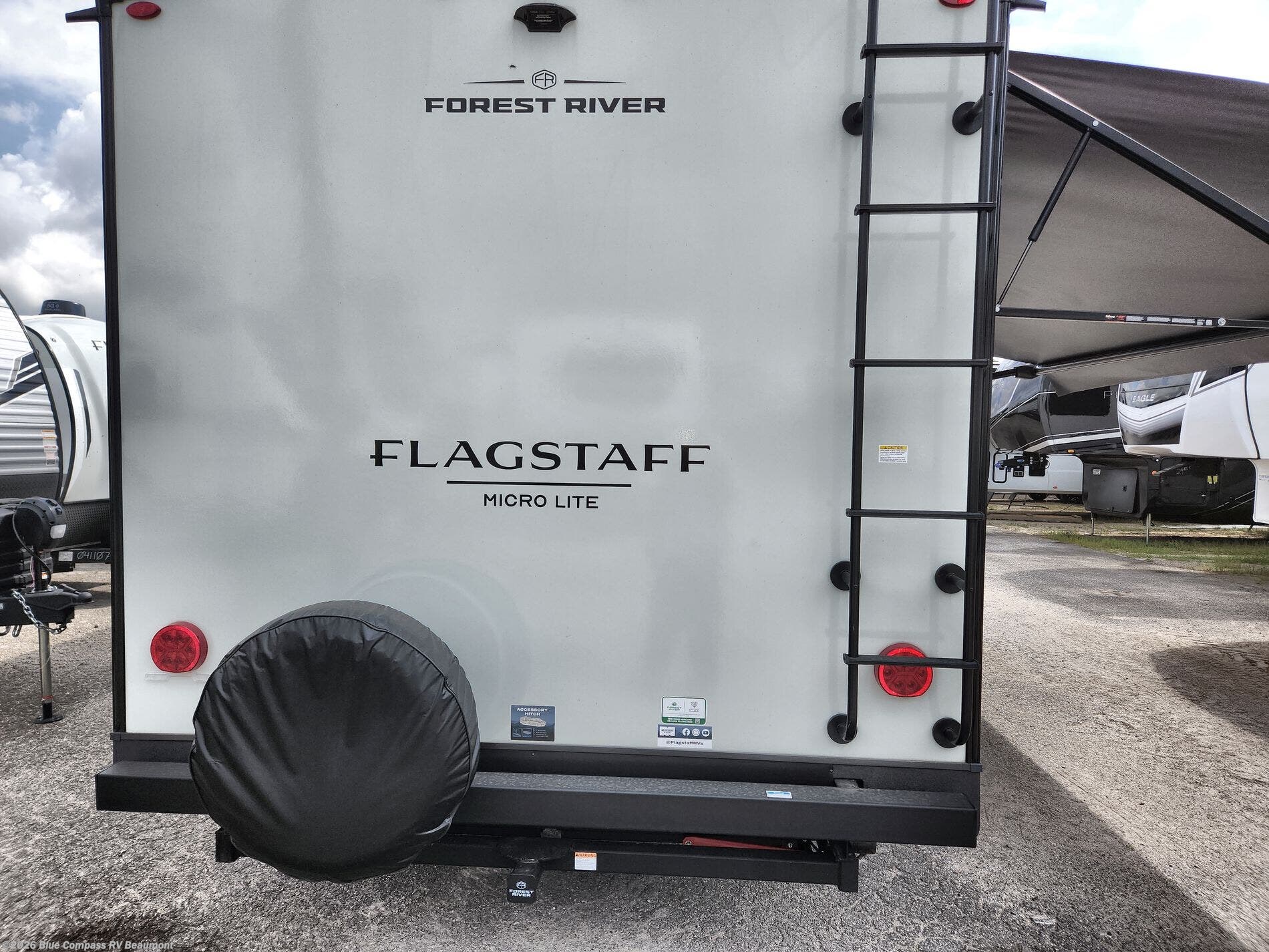 2026 Flagstaff Micro Lite 25FKB by Forest River from Blue Compass RV Beaumont in Vidor, Texas