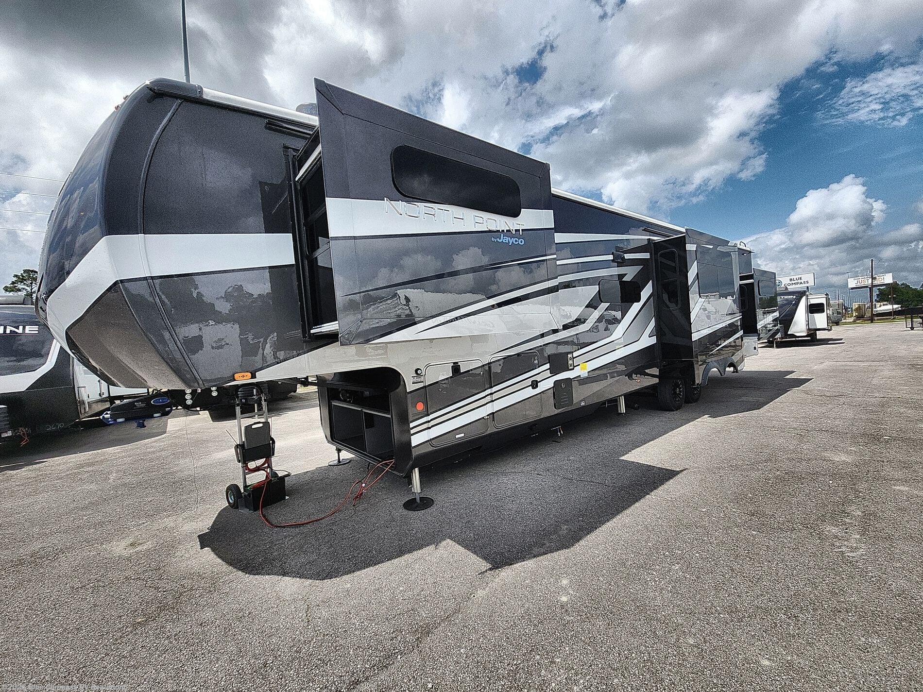 New 2026 Jayco North Point 395DSDB available in Vidor, Texas