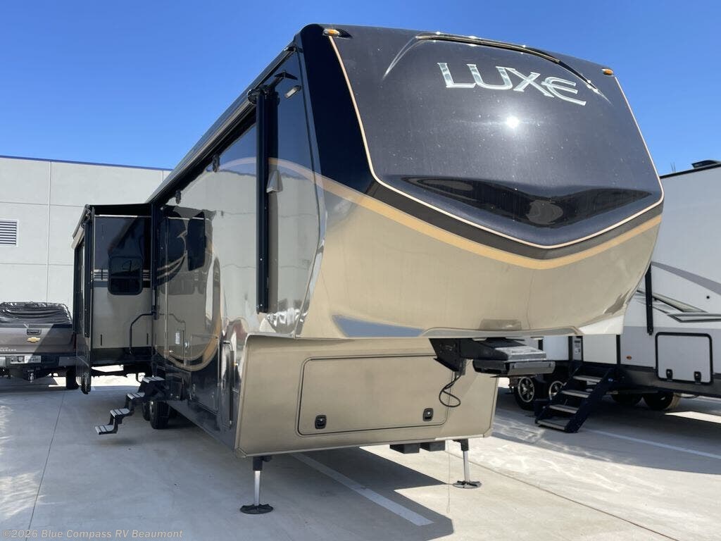 Used 2017 Luxe Elite Suites 39FB available in Vidor, Texas