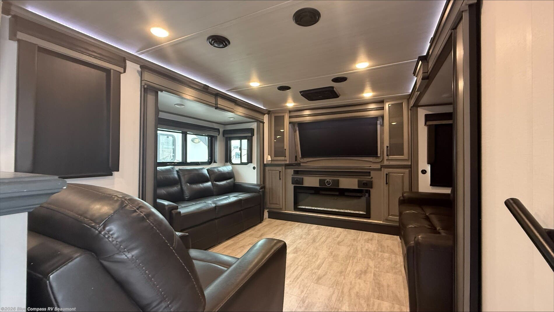 Used 2023 Keystone Montana 3761FL available in Vidor, Texas