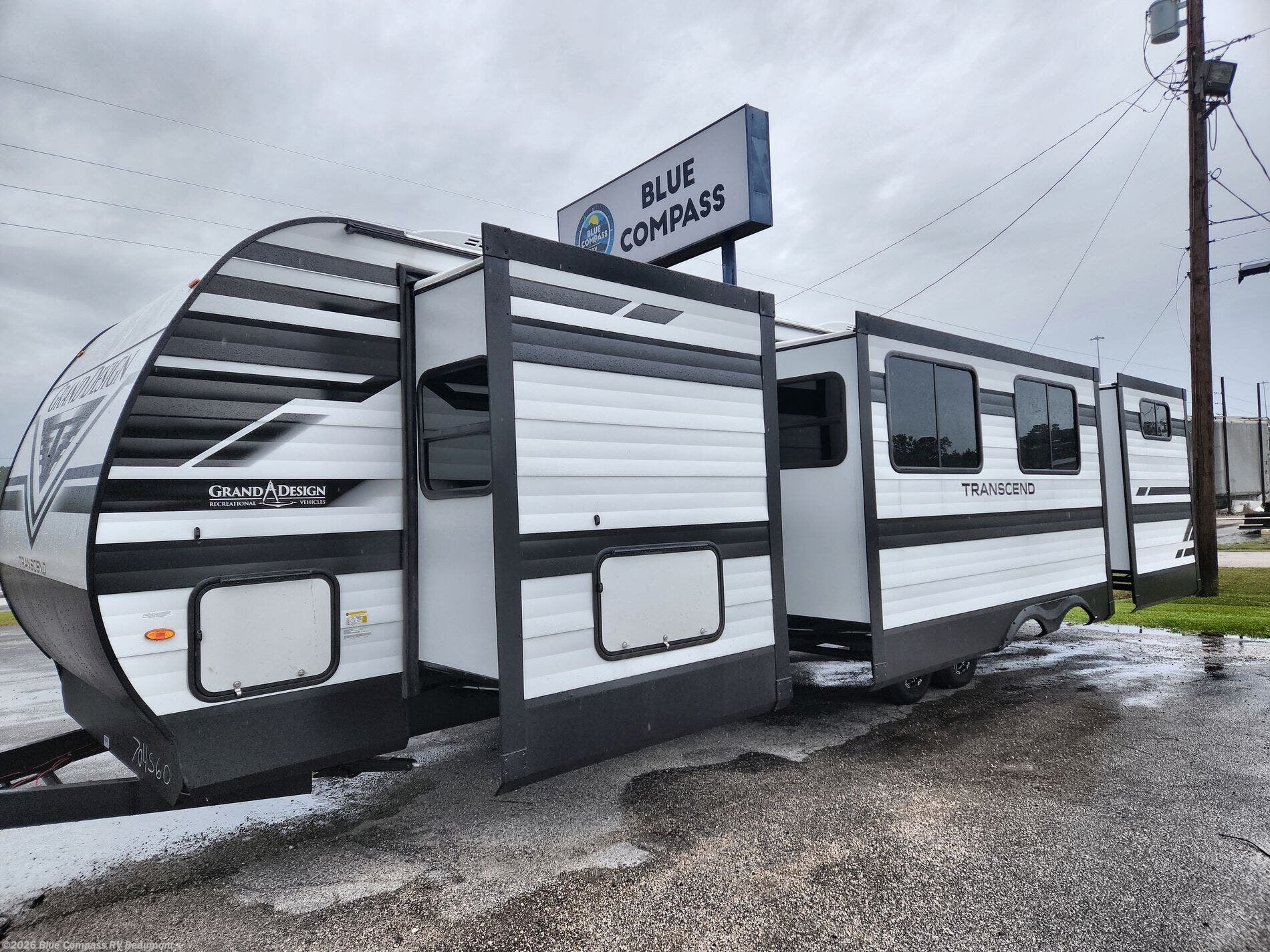 New 2026 Grand Design Transcend 335BHT available in Vidor, Texas