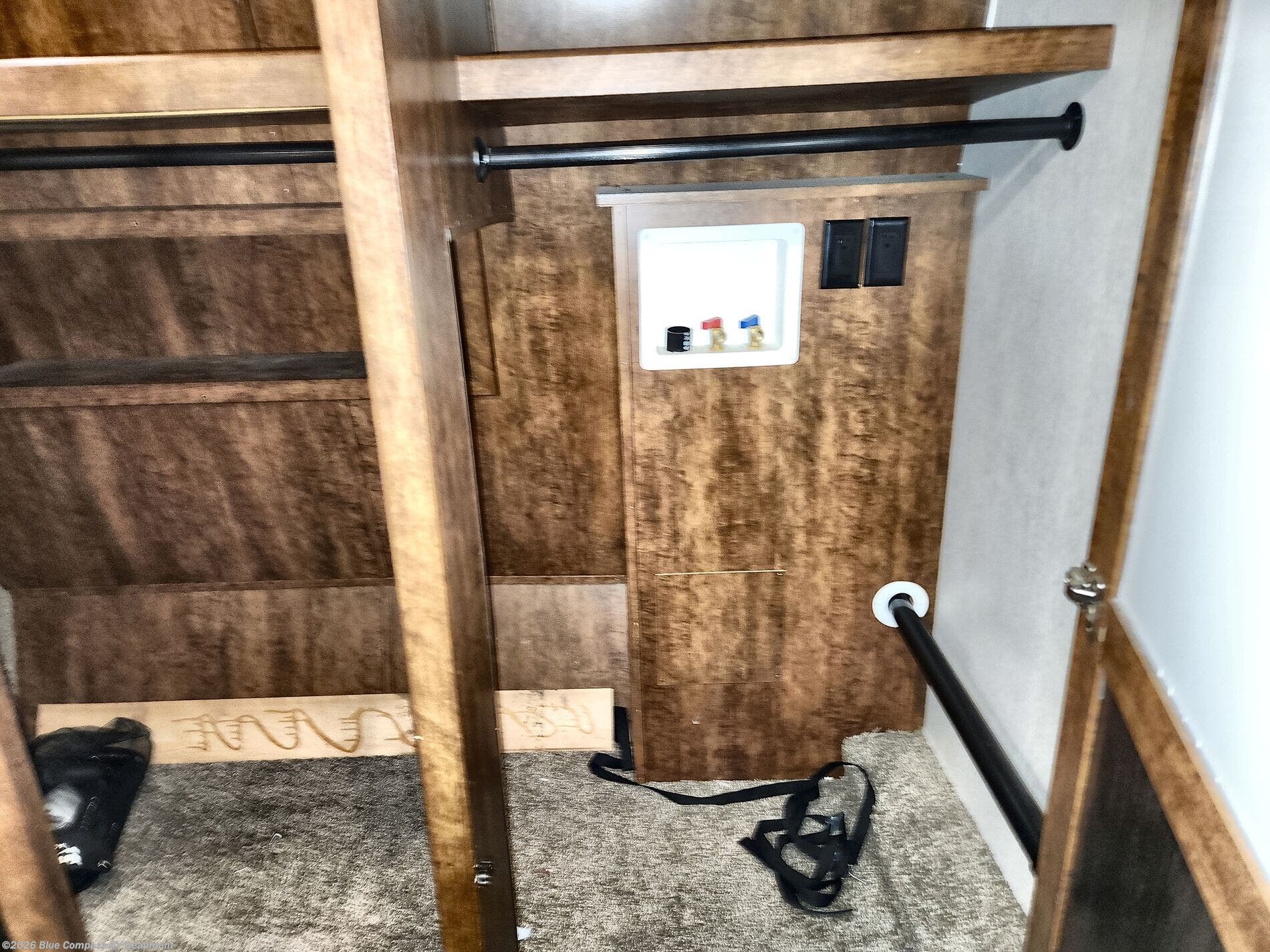 2018 Heartland Bighorn 32RS - Used Fifth Wheel For Sale by Blue Compass RV Beaumont in Vidor, Texas