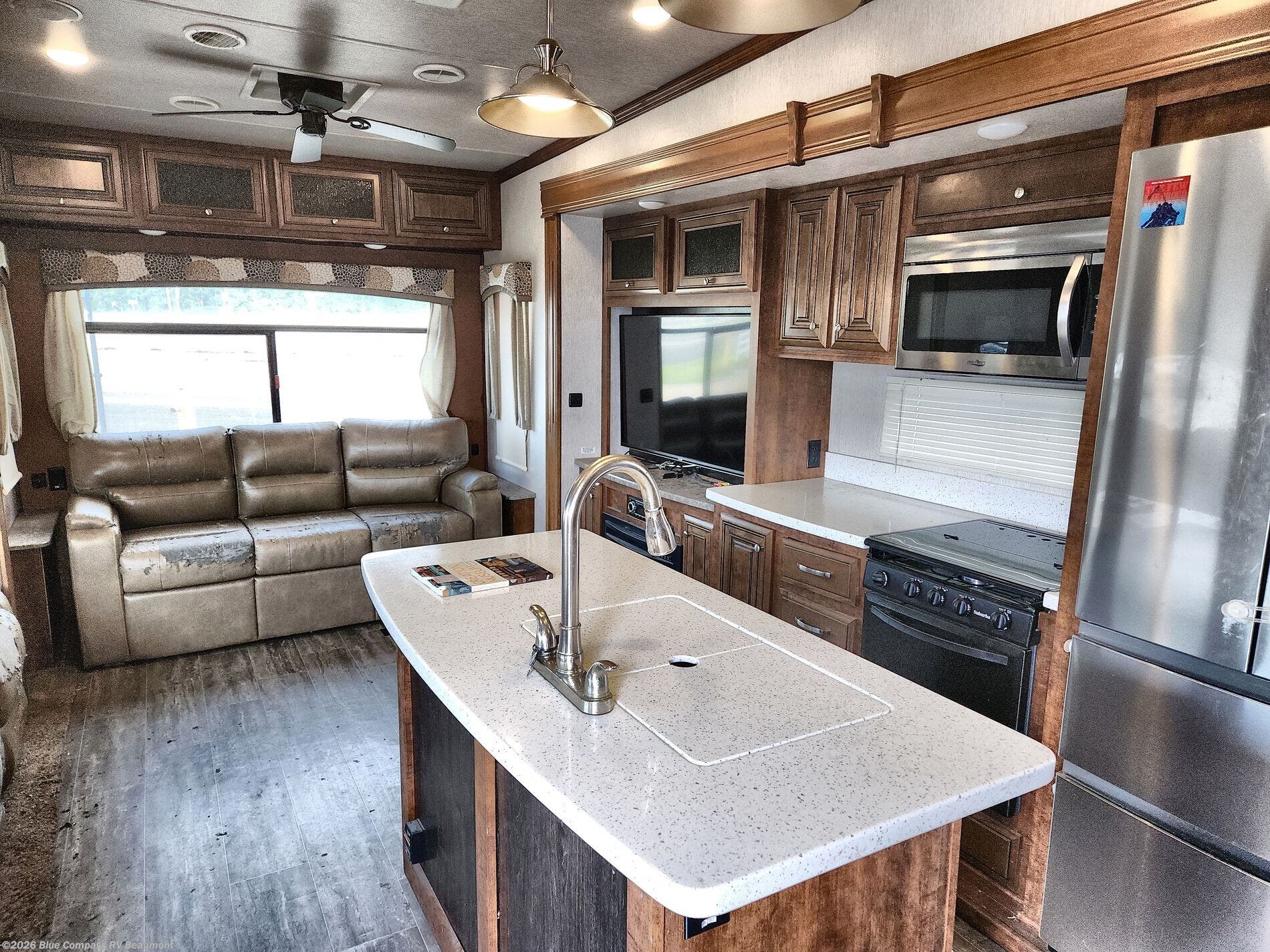 2018 Bighorn 32RS by Heartland from Blue Compass RV Beaumont in Vidor, Texas