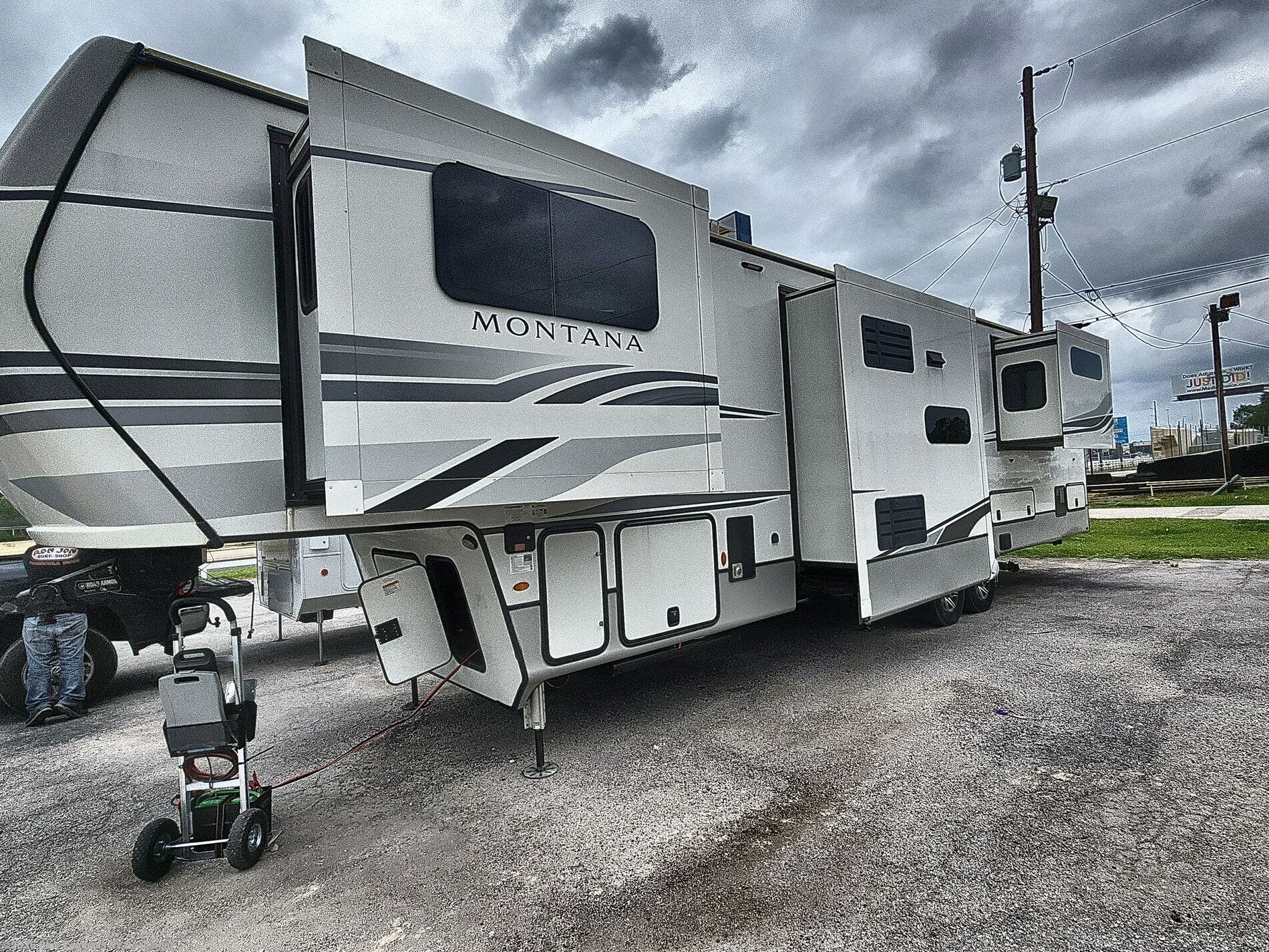 Used 2023 Keystone Montana 3761FL available in Vidor, Texas