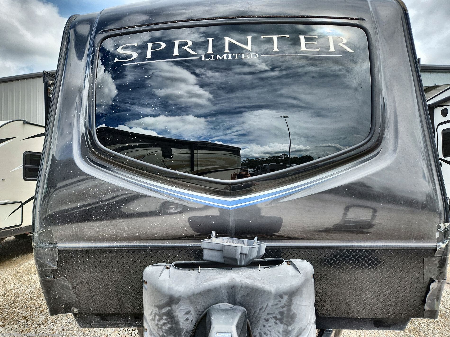 2019 Keystone Sprinter 330KBS - Used Travel Trailer For Sale by Blue Compass RV Beaumont in Vidor, Texas