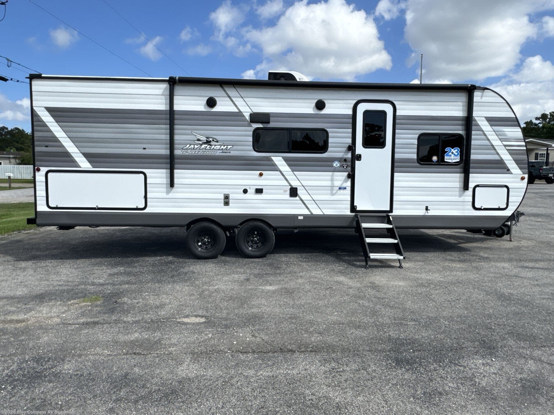 2027 Jayco Jay Flight 261BHS - New Travel Trailer For Sale by Blue Compass RV Beaumont in Vidor, Texas