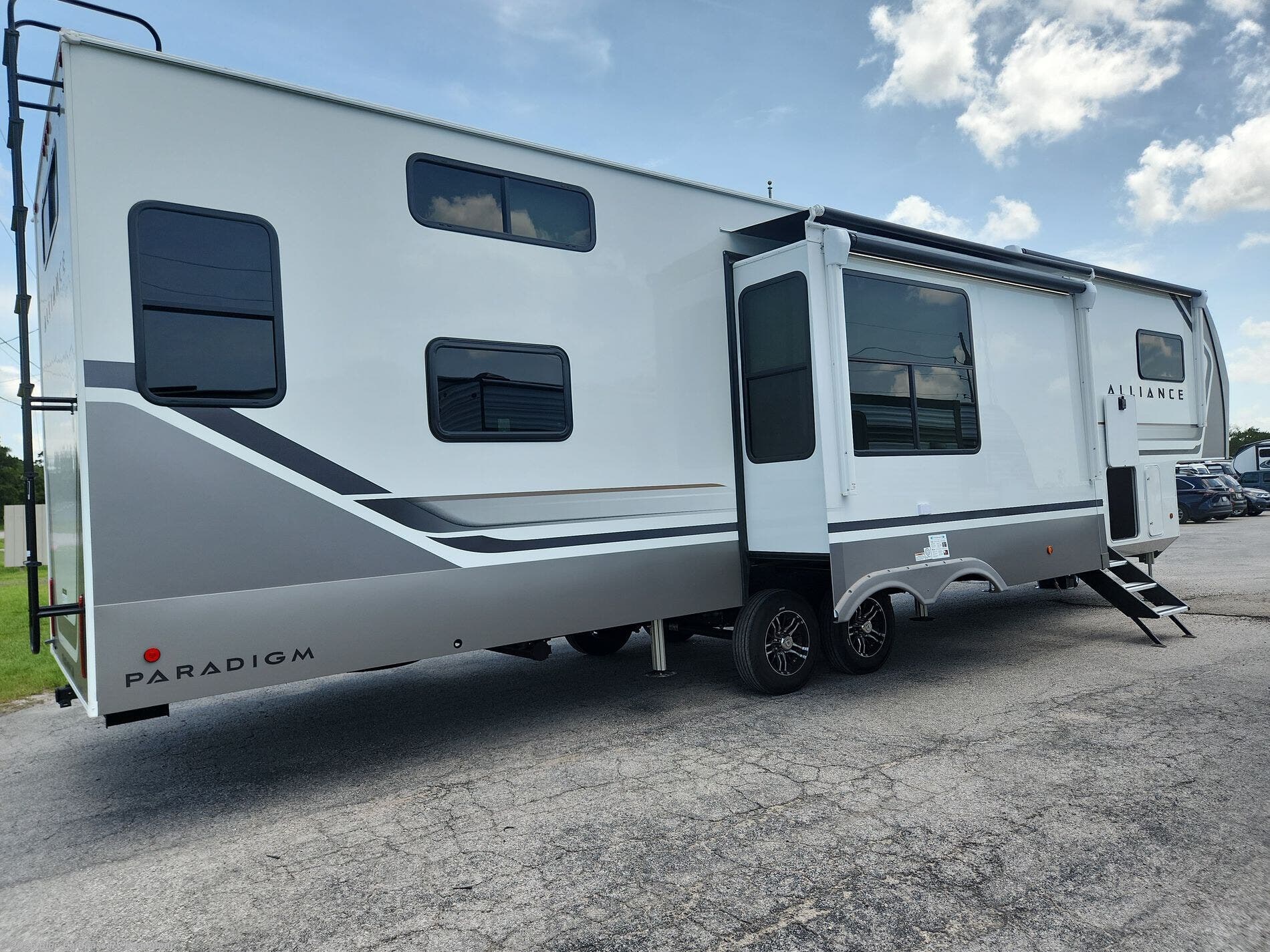 New 2027 Grand Design Transcend Xplor 26BHX available in Vidor, Texas