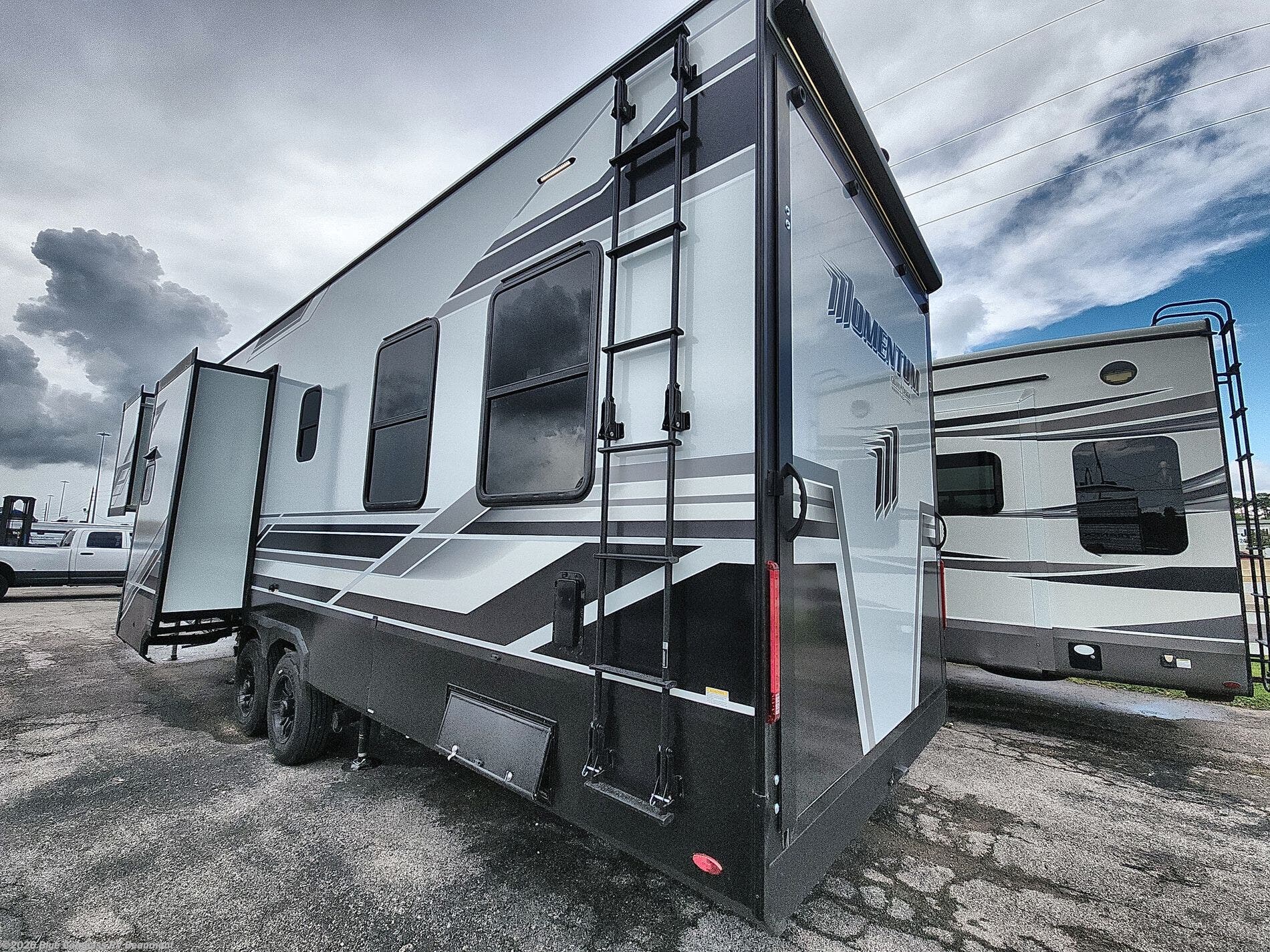 New 2026 Grand Design Momentum G-Class 320G available in Vidor, Texas