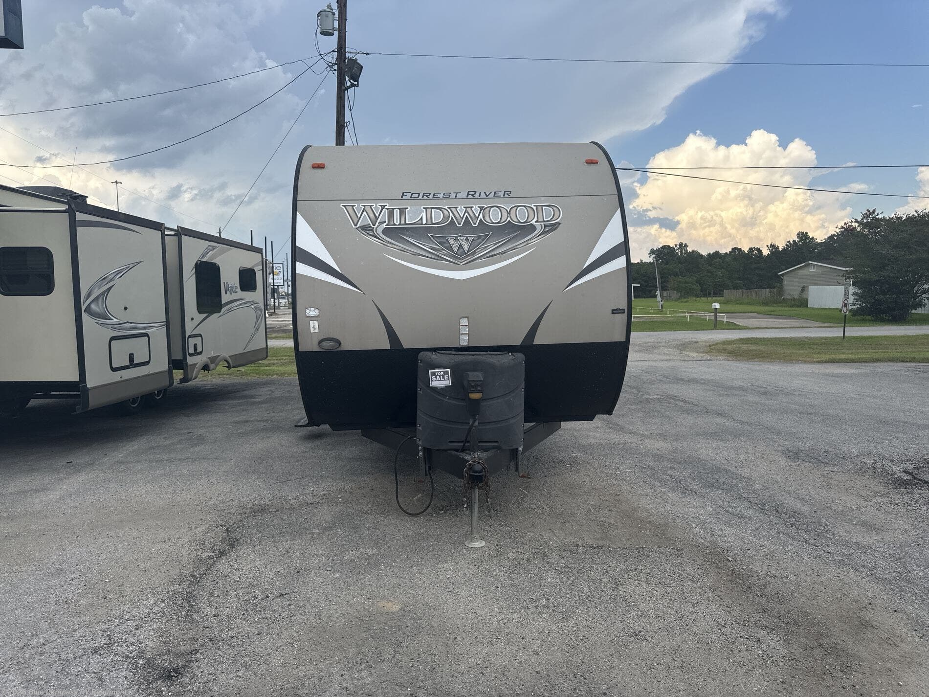 2017 Forest River Wildwood 27RLHD - Used Travel Trailer For Sale by Blue Compass RV Beaumont in Vidor, Texas