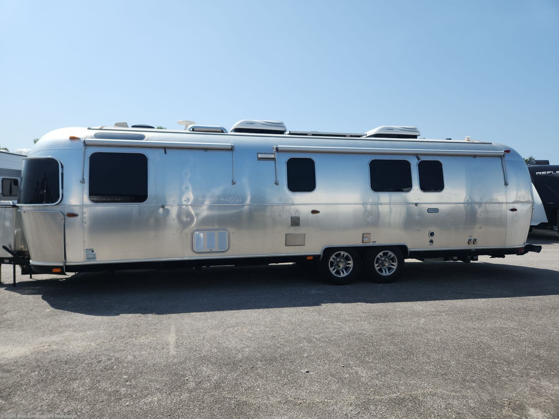 2020 Classic 33FBQ by Airstream from Blue Compass RV Beaumont in Vidor, Texas
