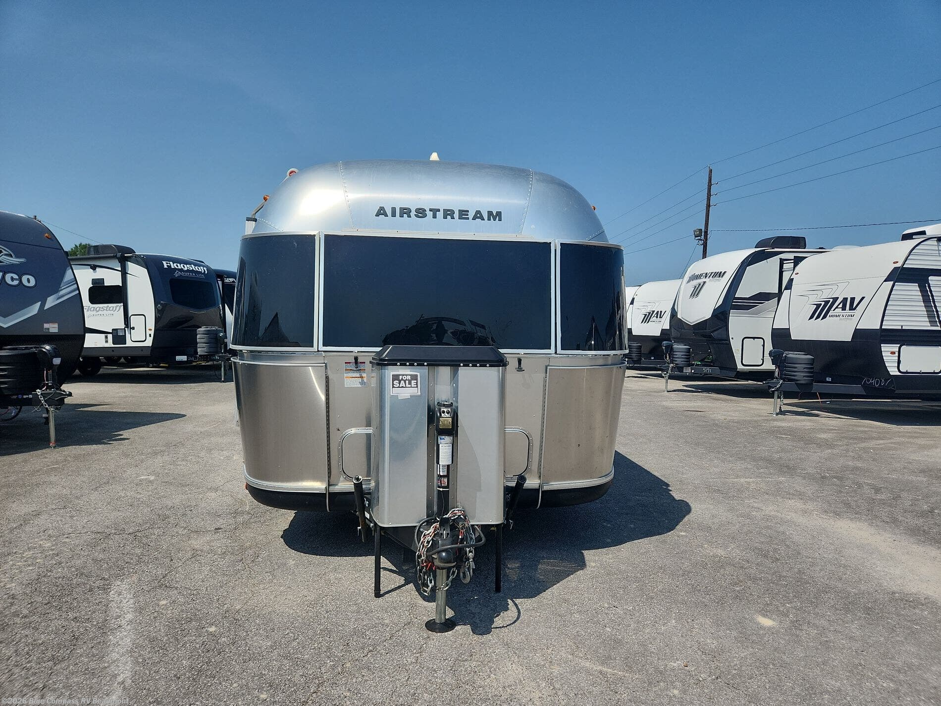 2020 Airstream Classic 33FBQ - Used Travel Trailer For Sale by Blue Compass RV Beaumont in Vidor, Texas