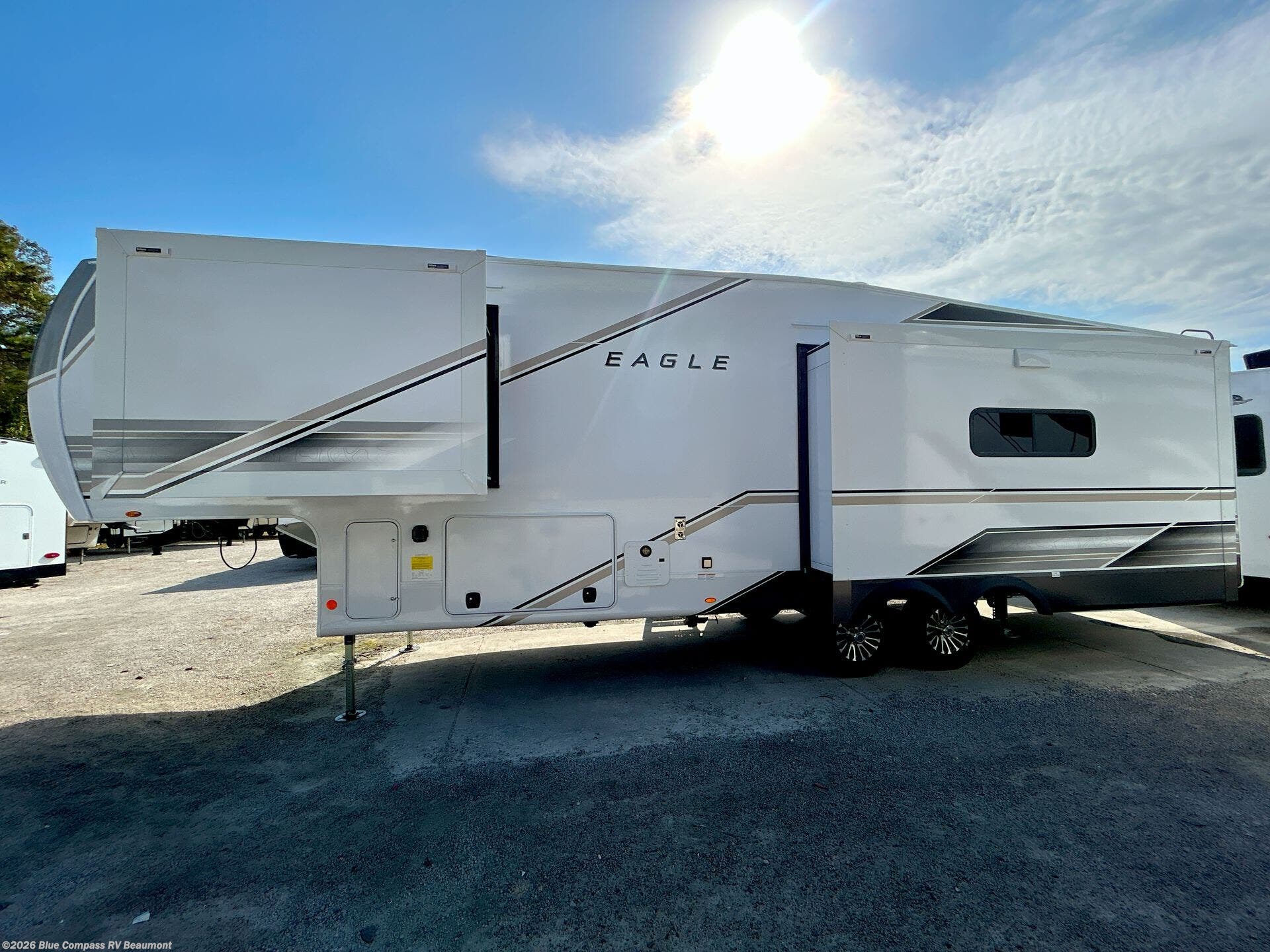 New 2027 Jayco Eagle 321RSTS available in Vidor, Texas