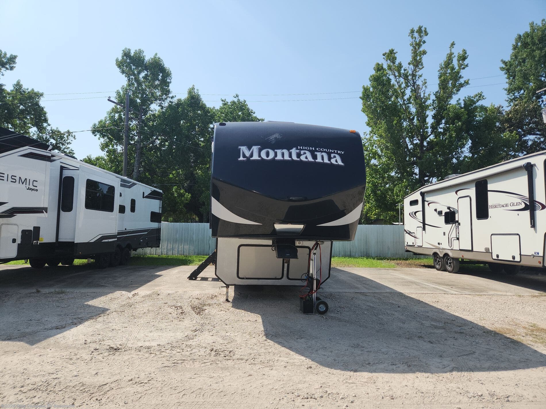 2015 Keystone Montana High Country 353RL - Used Fifth Wheel For Sale by Blue Compass RV Beaumont in Vidor, Texas