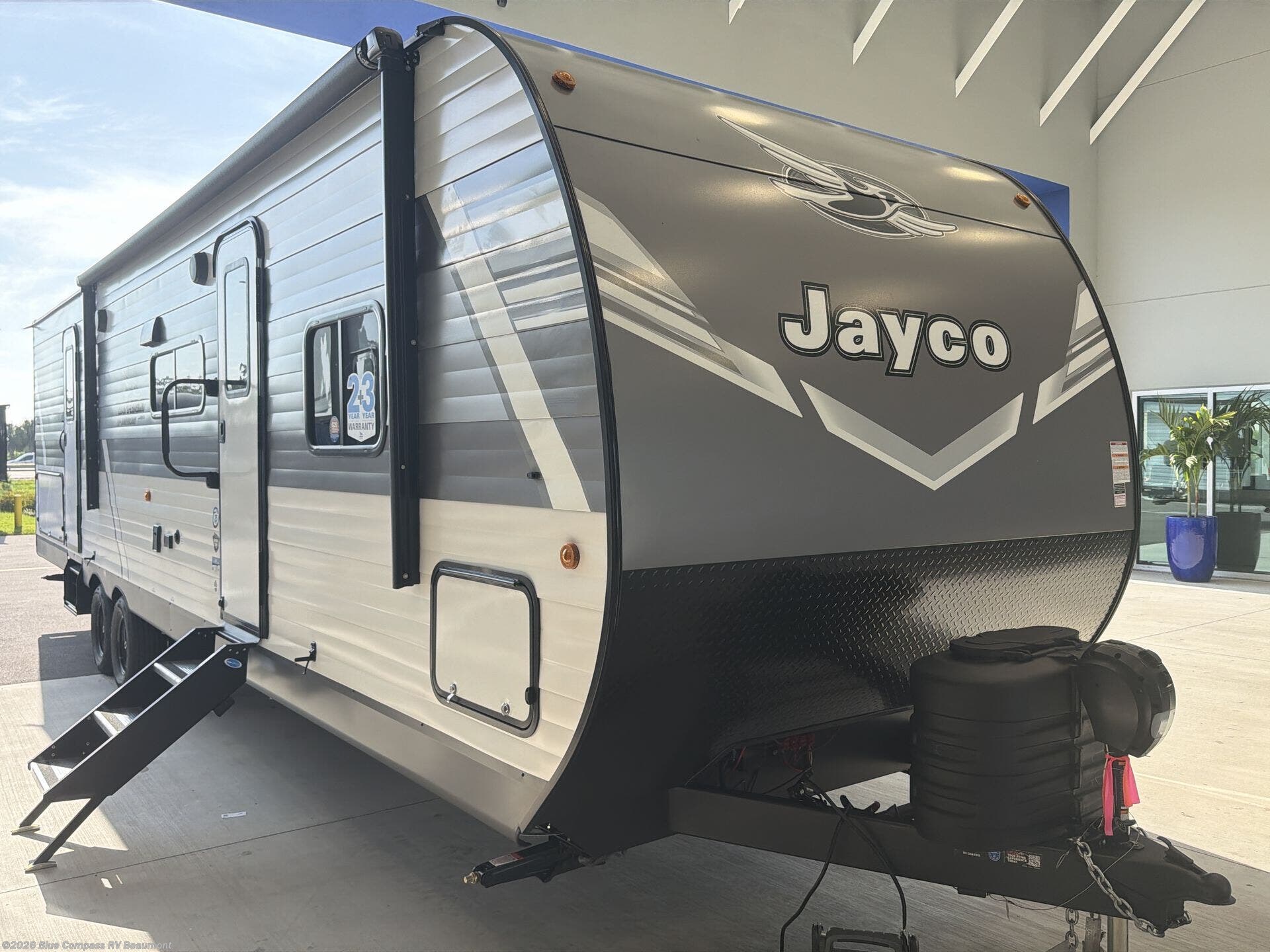 2027 Jayco Jay Flight 321BDS - New Travel Trailer For Sale by Blue Compass RV Beaumont in Vidor, Texas