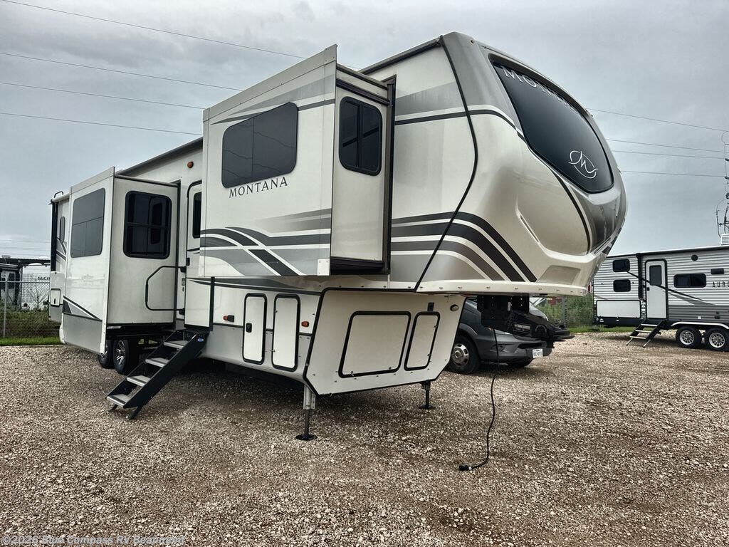 2022 Montana 3763BP by Keystone from Blue Compass RV Beaumont in Vidor, Texas