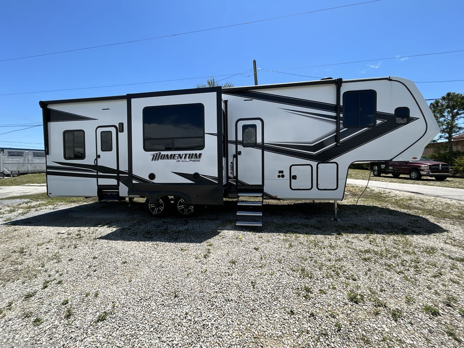 2026 Grand Design Momentum G CLASS 320G - New Fifth Wheel For Sale by Blue Compass RV Beaumont in Vidor, Texas