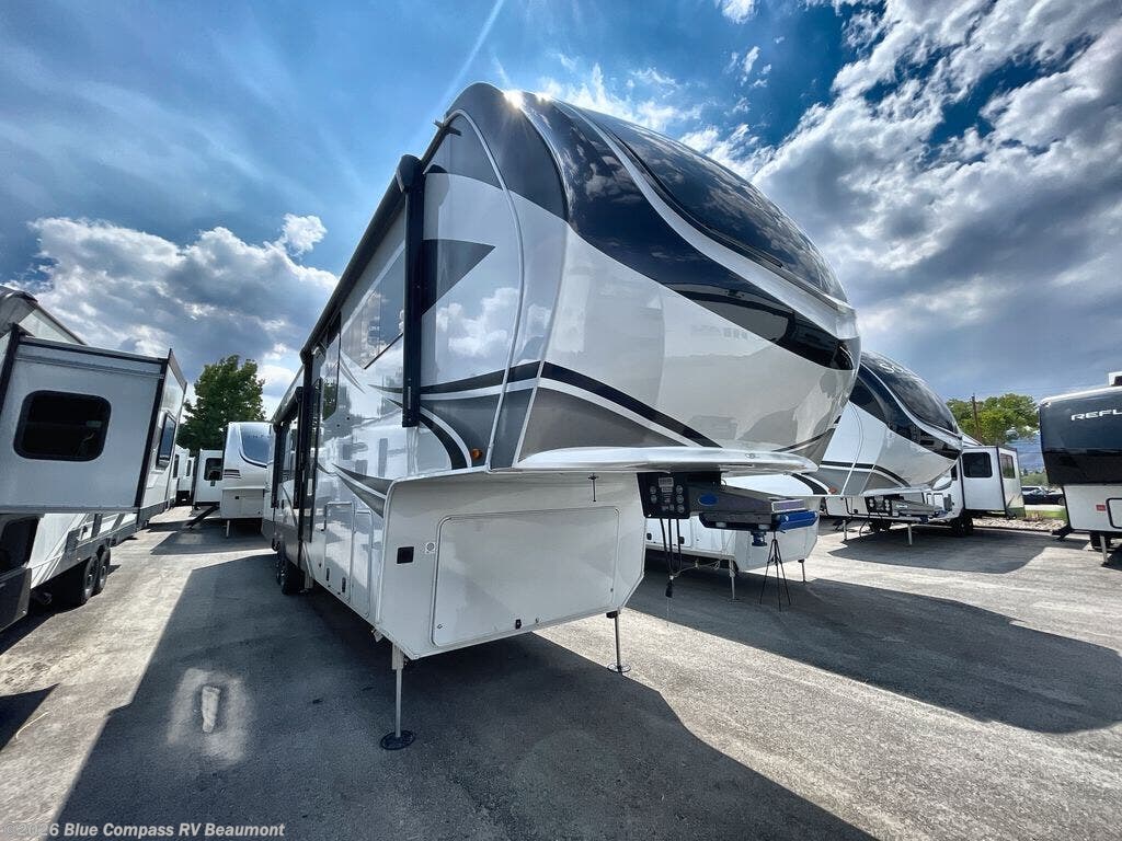 2026 Solitude 391DL by Grand Design from Blue Compass RV Beaumont in Vidor, Texas