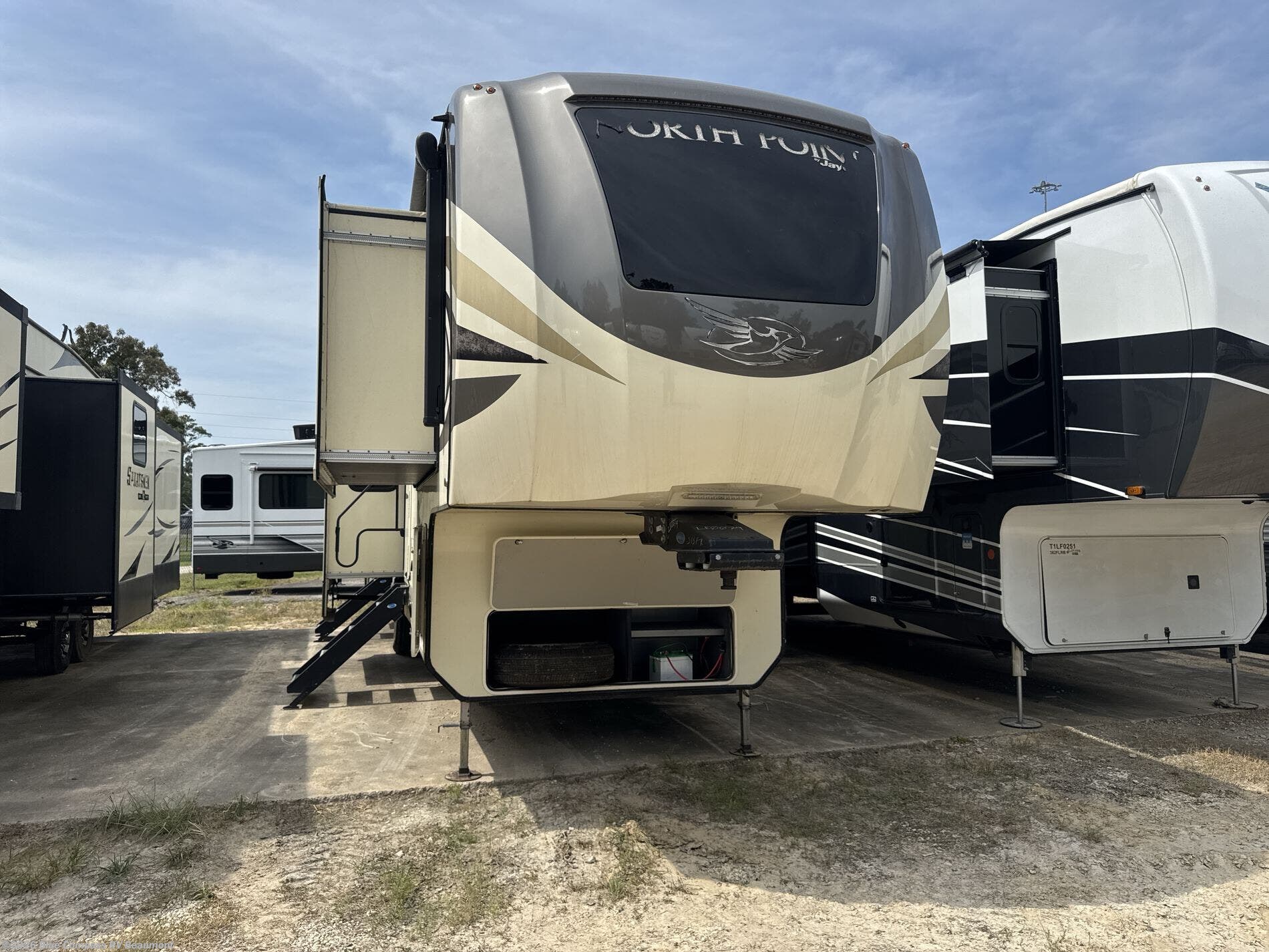 2020 North Point 383FKWS by Jayco from Blue Compass RV Beaumont in Vidor, Texas