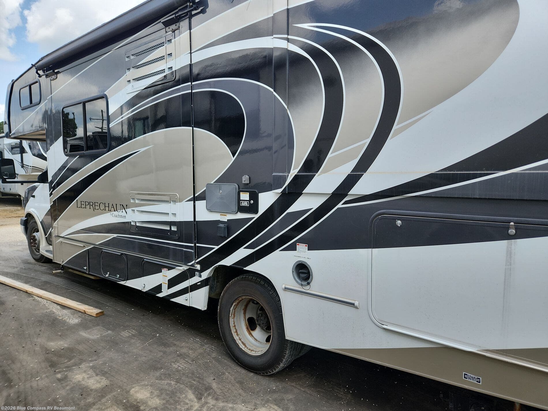 2018 Coachmen Leprechaun 260DS - FORD E450 - Used Class C For Sale by Blue Compass RV Beaumont in Vidor, Texas