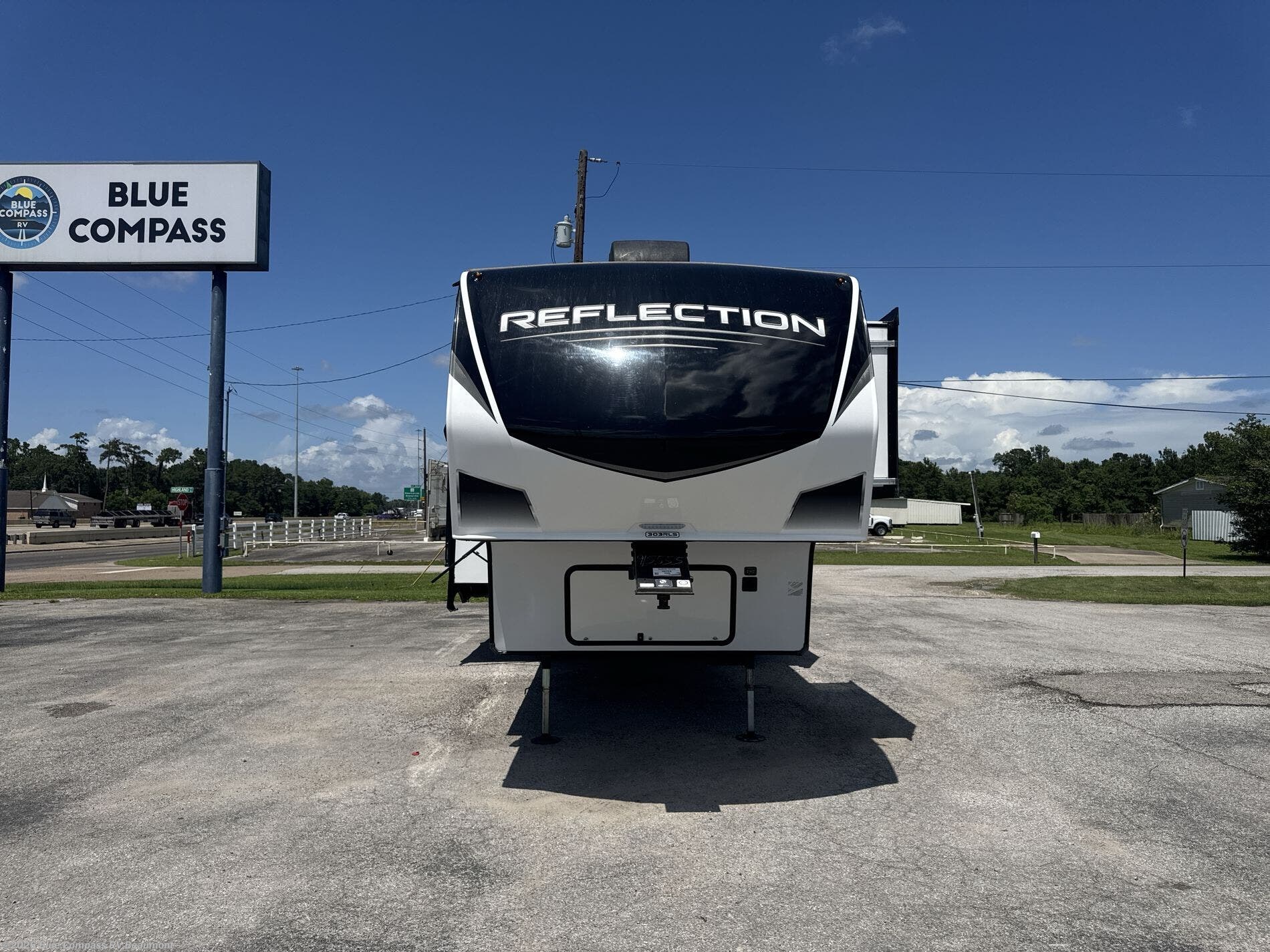 2022 Reflection 303RLS by Grand Design from Blue Compass RV Beaumont in Vidor, Texas