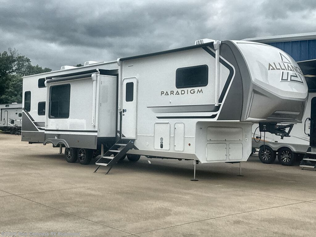 2026 Paradigm 395DS by Alliance RV from Blue Compass RV Beaumont in Vidor, Texas