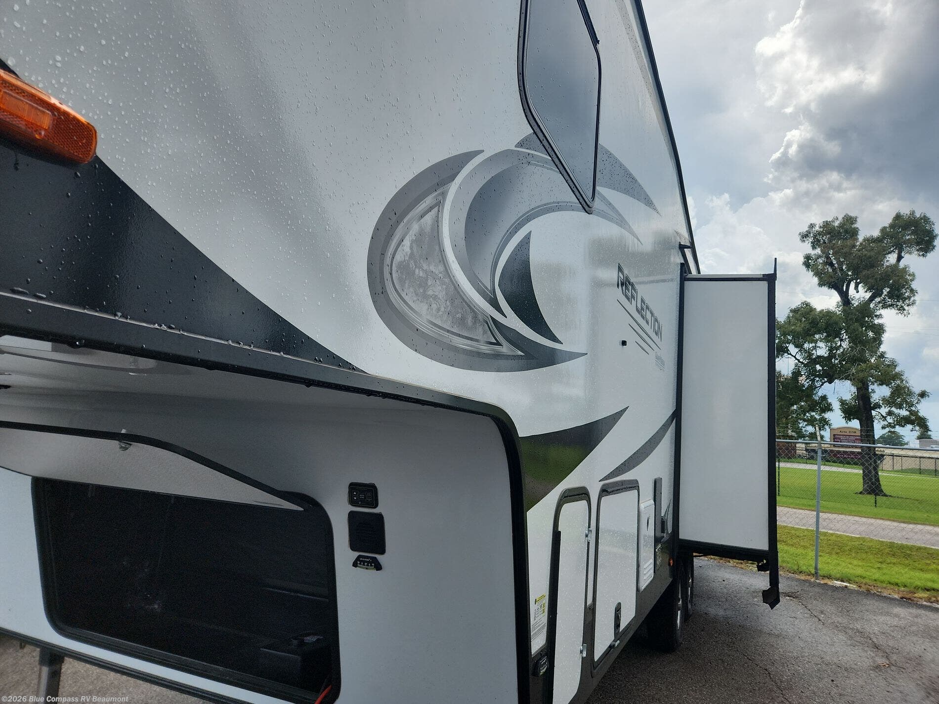 2022 Reflection 295RL by Grand Design from Blue Compass RV Beaumont in Vidor, Texas