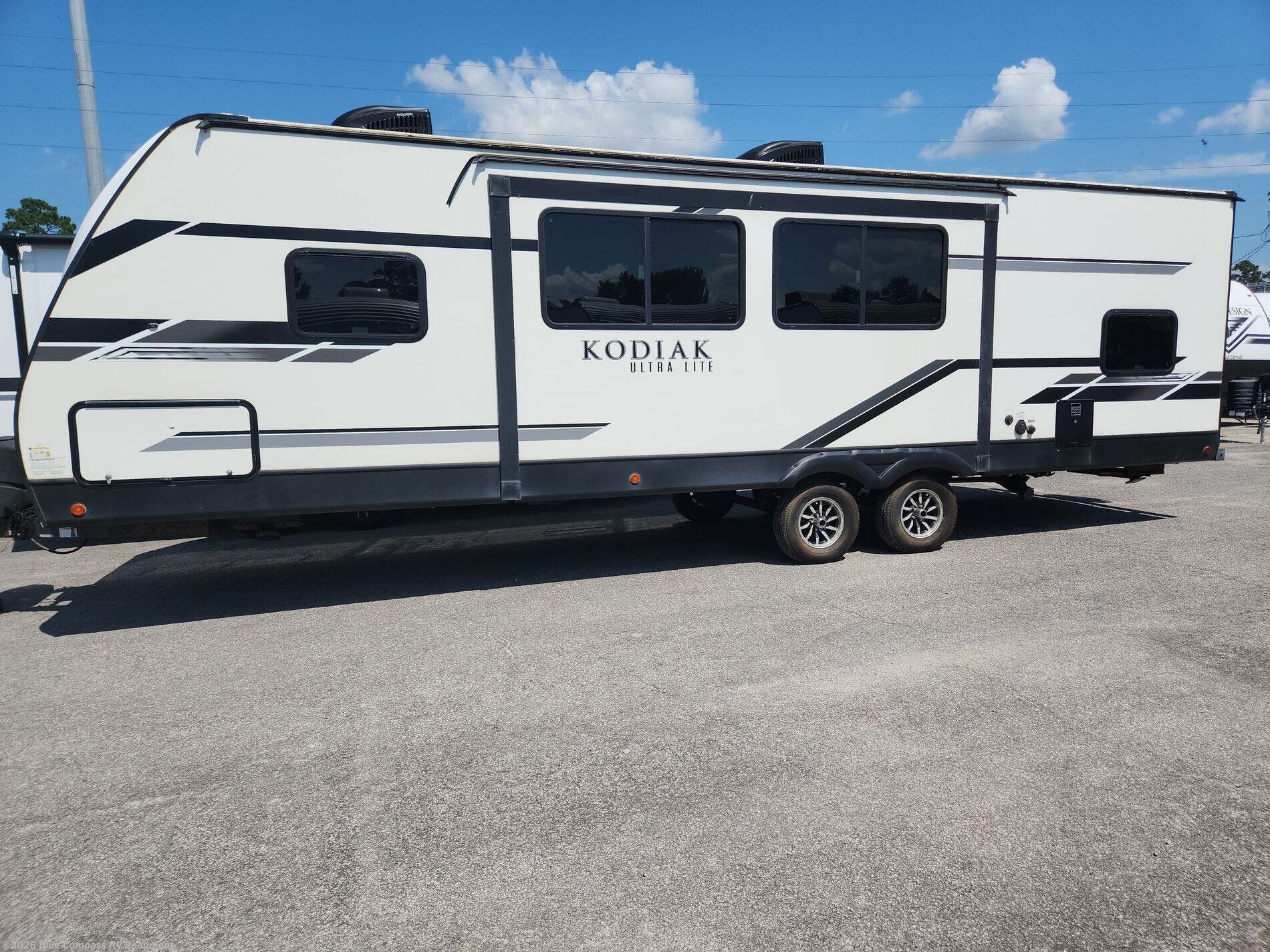 2021 Kodiak Ultra-Lite 283BHSL by Dutchmen from Blue Compass RV Beaumont in Vidor, Texas
