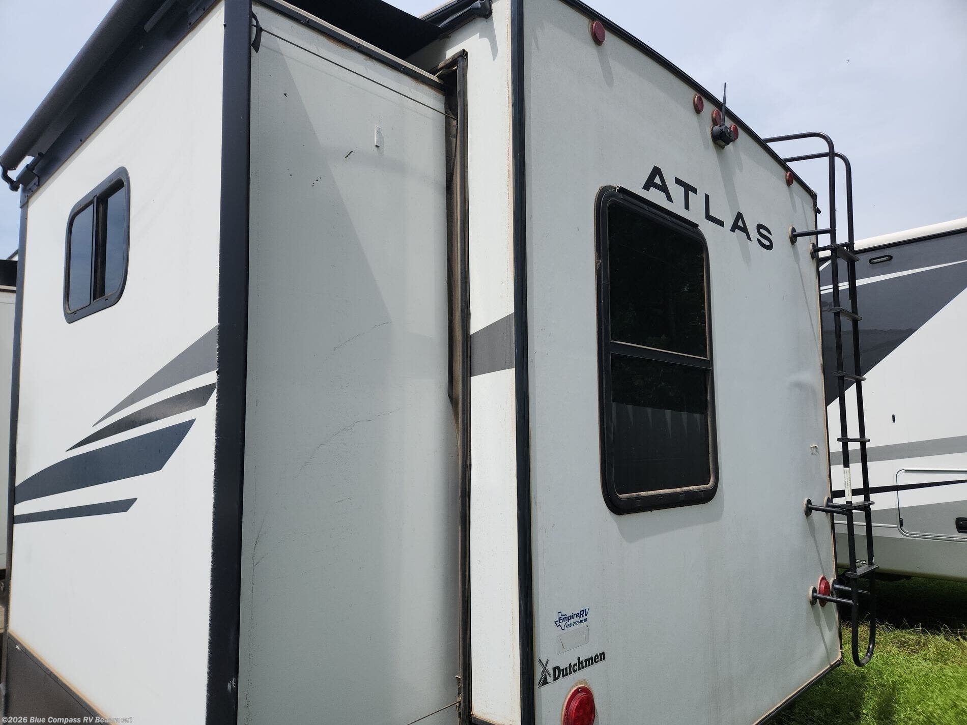 2023 Dutchmen Atlas 3342bhf - Used Travel Trailer For Sale by Blue Compass RV Beaumont in Vidor, Texas