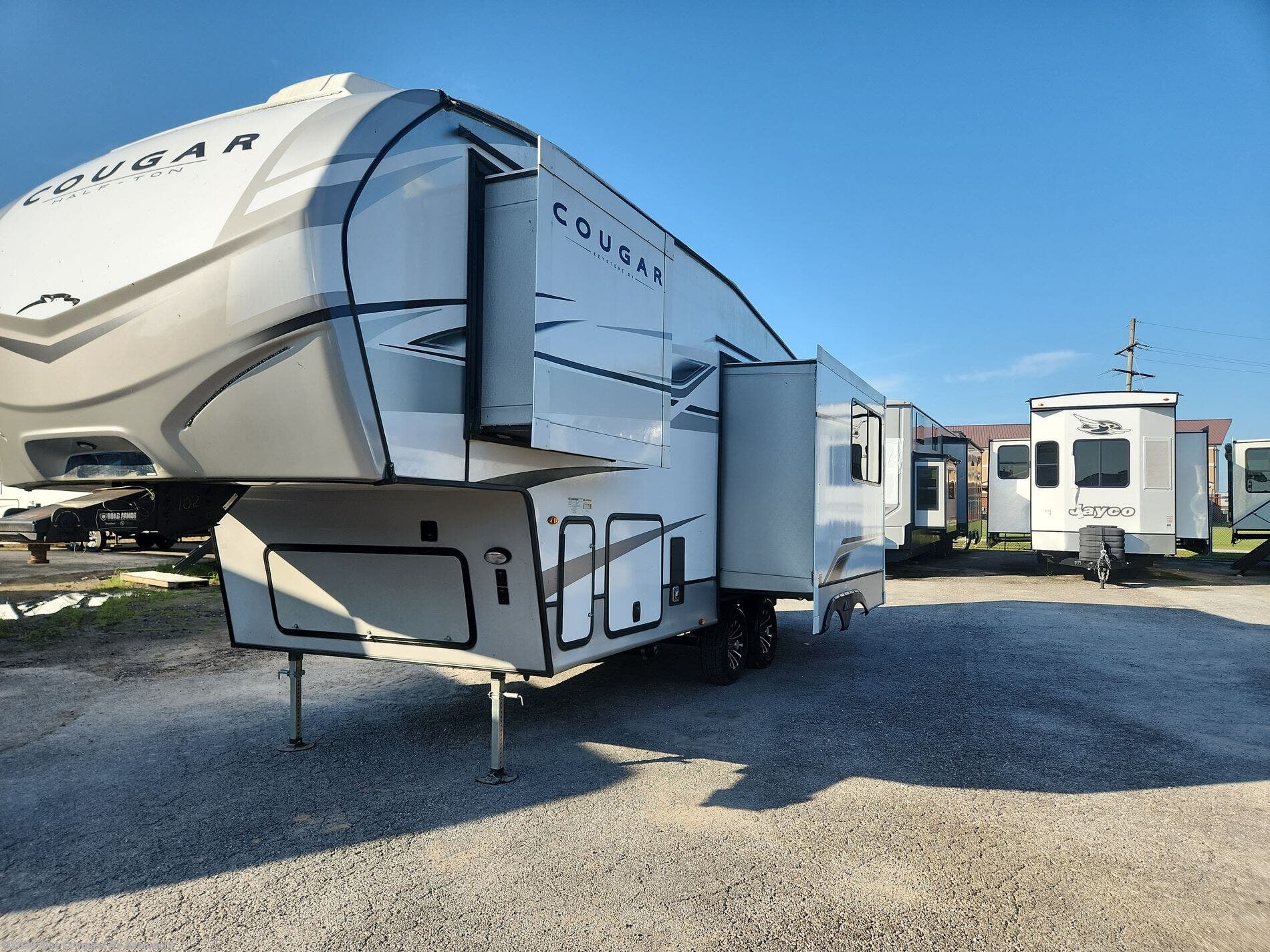 Used 2024 Keystone Cougar 24RDS available in Vidor, Texas