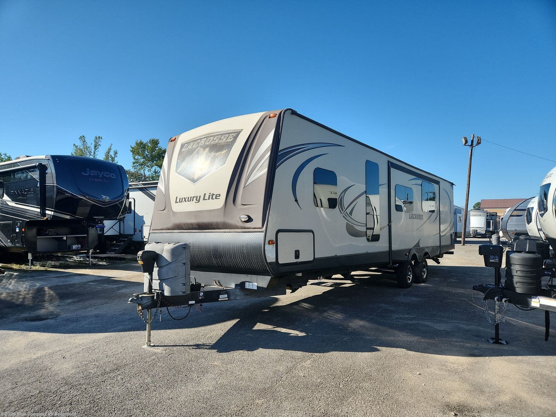 Used 2016 Prime Time LaCrosse 331BHT available in Vidor, Texas