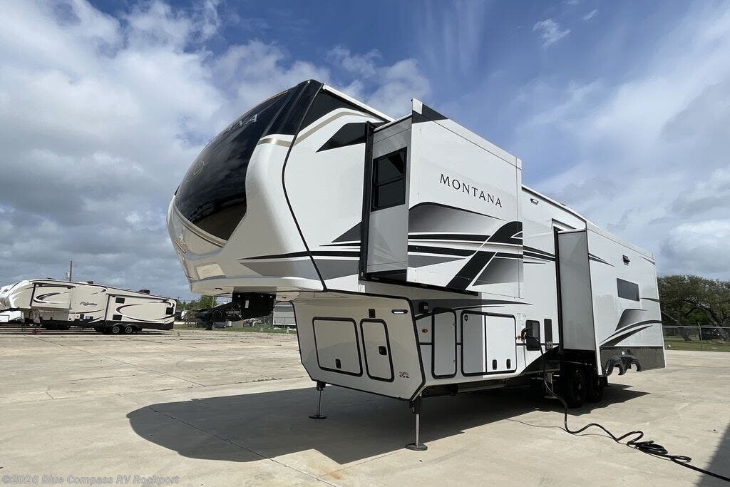 New 2025 Keystone Montana 3123RL available in Rockport, Texas