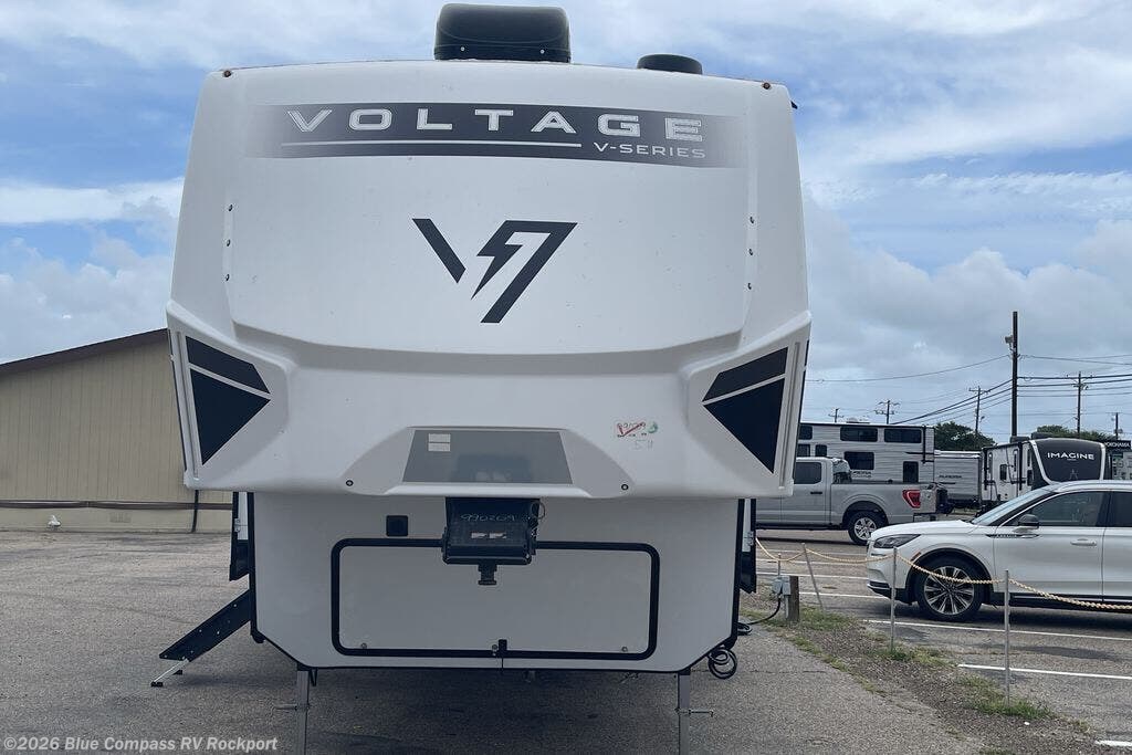 New 2025 Dutchmen Voltage V-Series 3600 available in Rockport, Texas