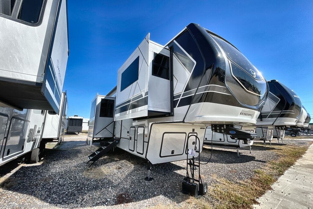 2026 Montana 3761FL by Keystone from Blue Compass RV Rockport in Rockport, Texas