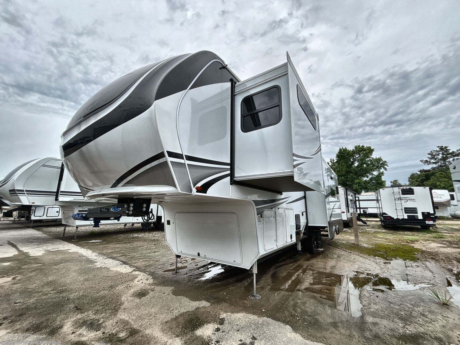 2025 Solitude 310GK by Grand Design from Blue Compass RV Rockport in Rockport, Texas