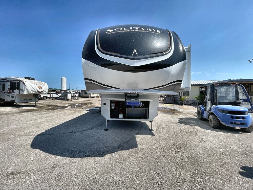 2025 Solitude 370DV by Grand Design from Blue Compass RV Rockport in Rockport, Texas
