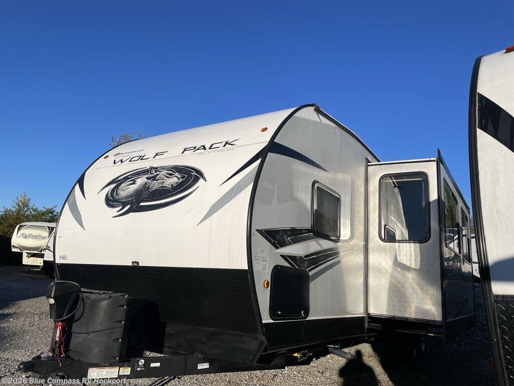 2022 Cherokee Wolf Pack 27PACK10 by Forest River from Blue Compass RV Rockport in Rockport, Texas