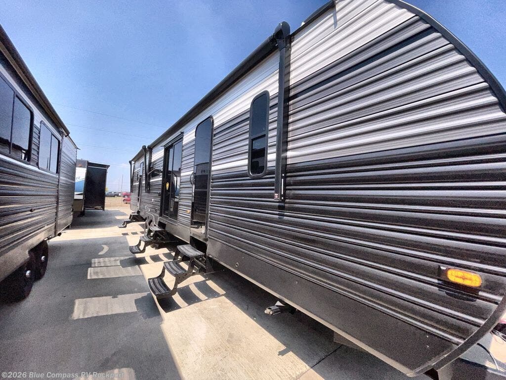 2025 Zinger 390DB by CrossRoads from Blue Compass RV Rockport in Rockport, Texas