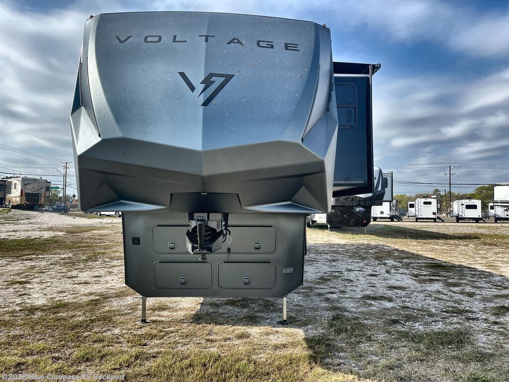 New 2026 Dutchmen Voltage V-Series 3850 available in Rockport, Texas