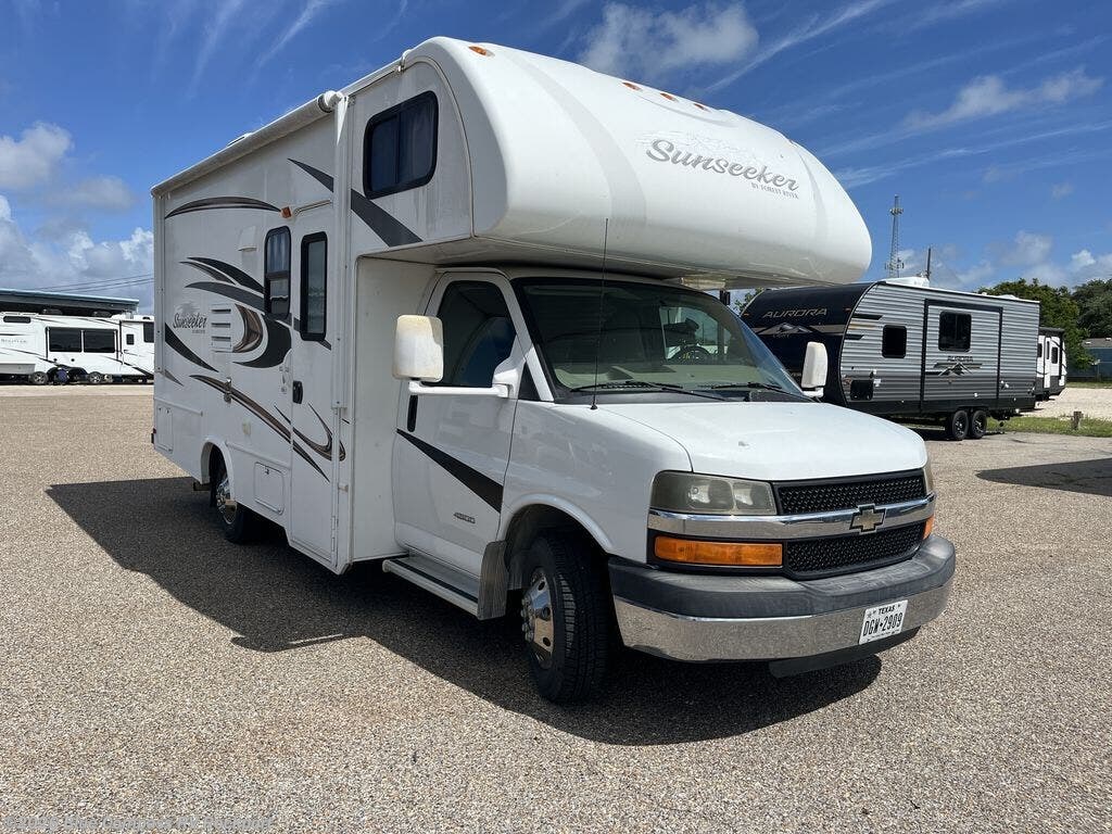 2014 Sunseeker LE 2250LE Chevy by Forest River from Blue Compass RV Rockport in Rockport, Texas