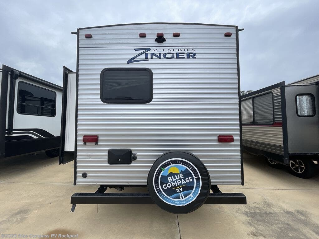 Used 2017 CrossRoads Zinger Z1 Series ZR328SB available in Rockport, Texas