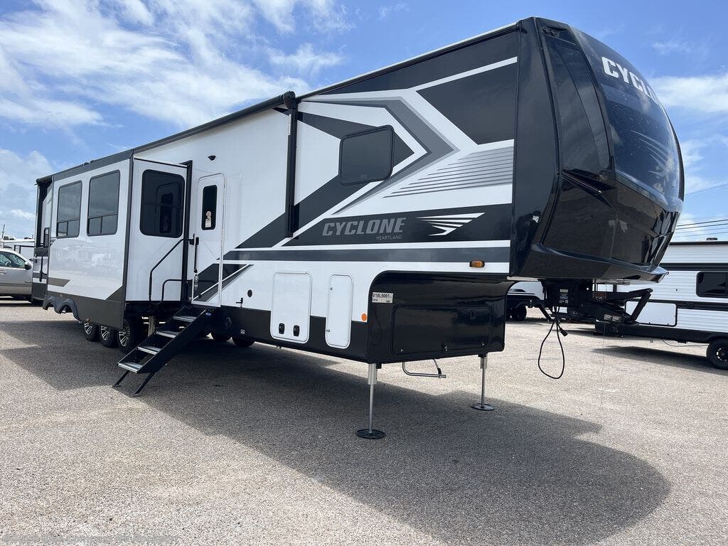 2027 Cyclone 3914 by Heartland from Blue Compass RV Rockport in Rockport, Texas