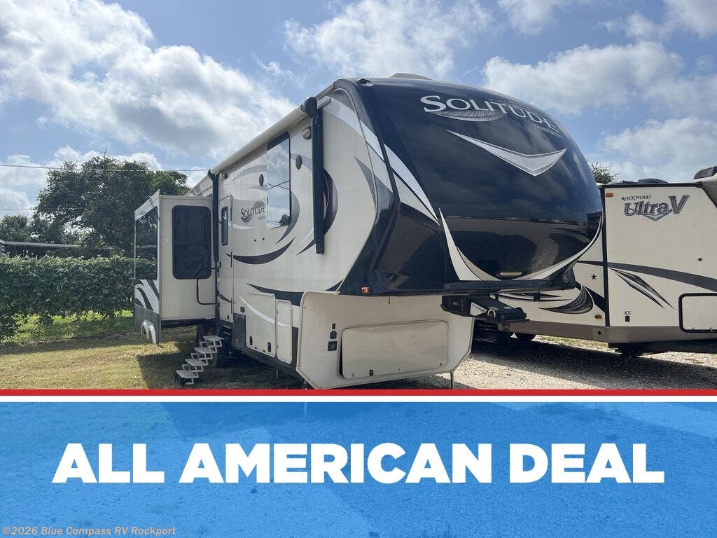 2016 Grand Design Solitude 321RL - Used Fifth Wheel For Sale by Blue Compass RV Rockport in Rockport, Texas features Slideout
