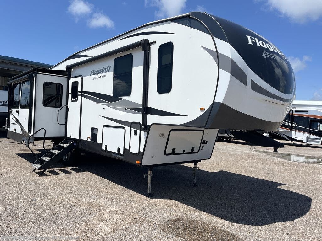 2023 Forest River Flagstaff Classic 8529RLBS - Used Fifth Wheel For Sale by Blue Compass RV Rockport in Rockport, Texas
