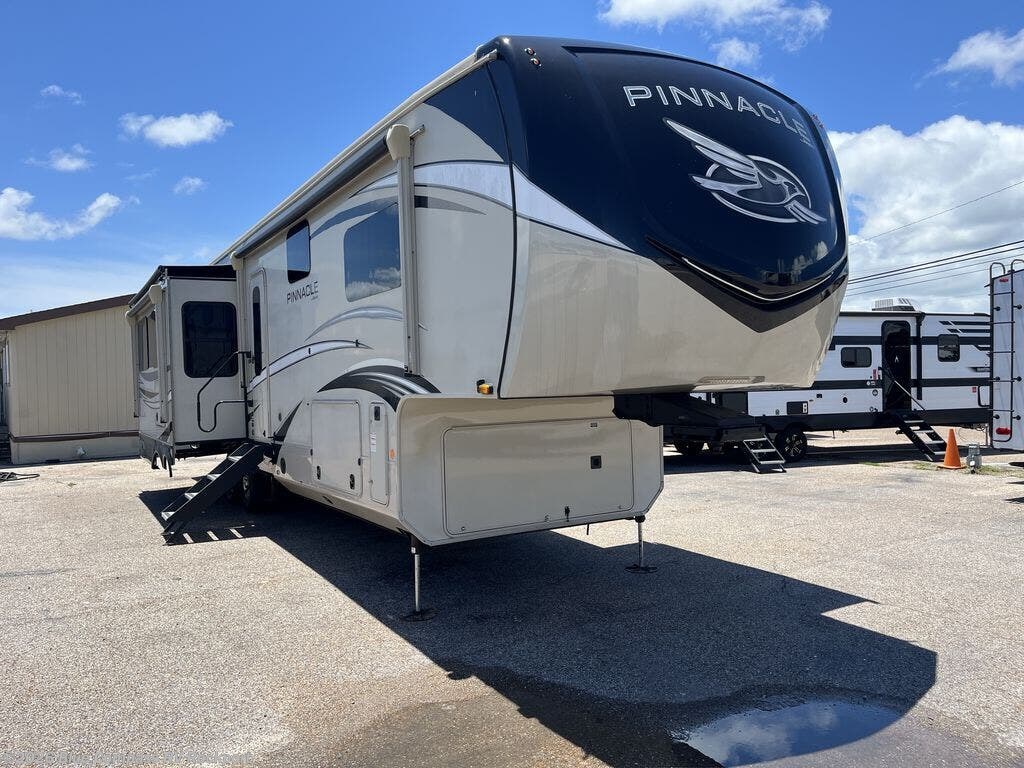2021 Pinnacle 36KPTS by Jayco from Blue Compass RV Rockport in Rockport, Texas