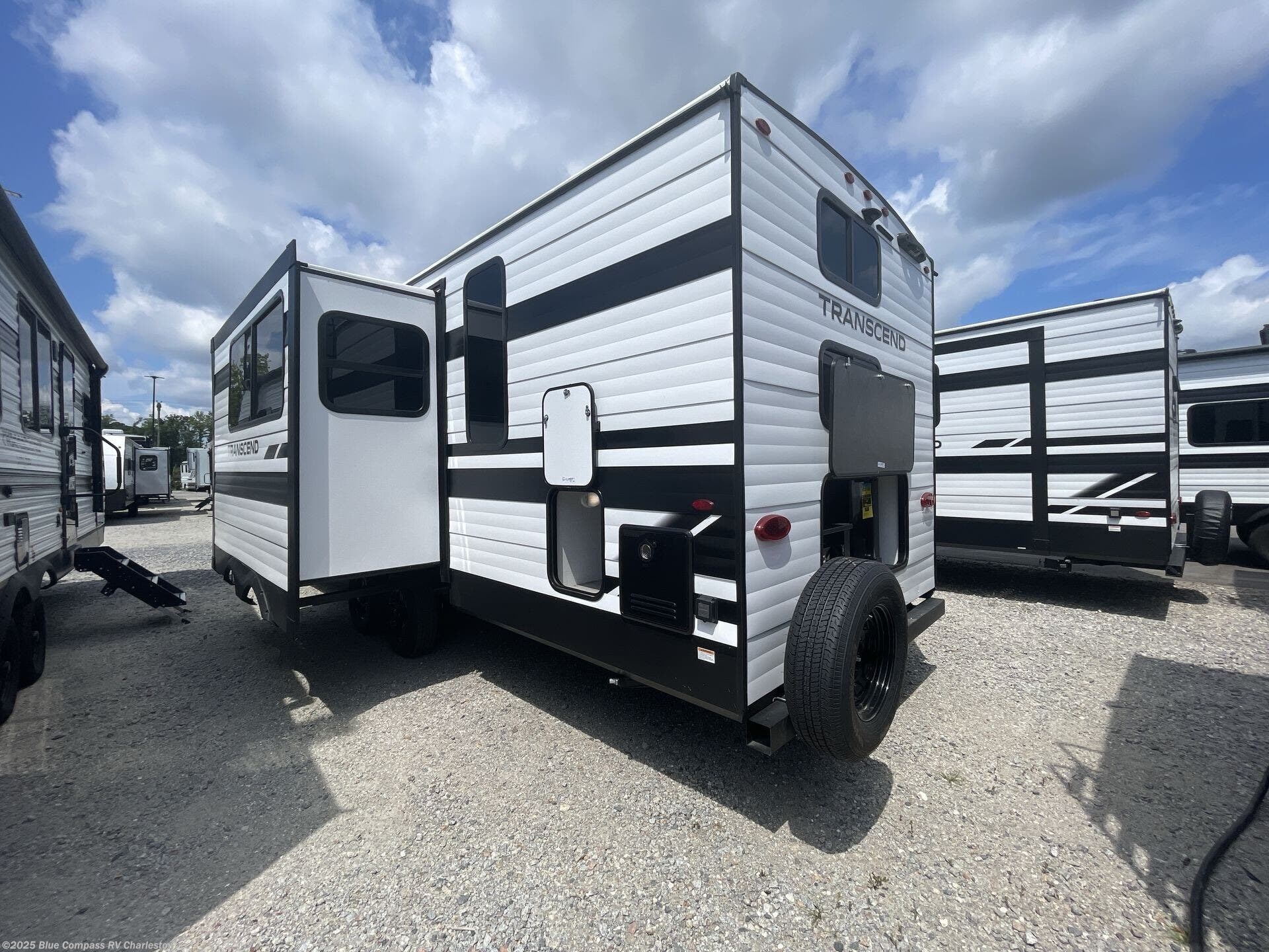 2026 Grand Design Transcend Xplor 265BHT - New Travel Trailer For Sale by Blue Compass RV Charleston in Ladson, South Carolina