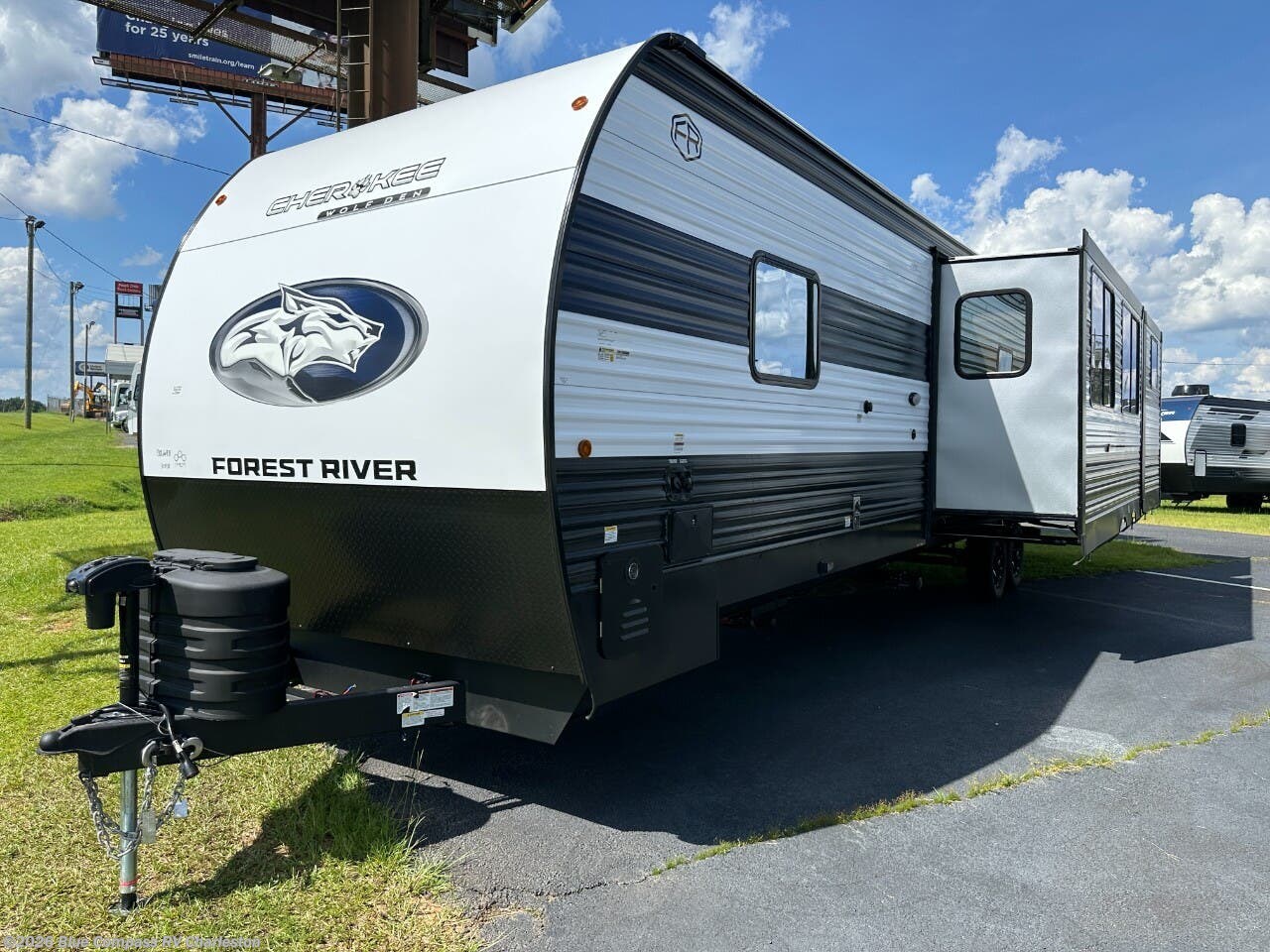 2026 Cherokee Wolf Den 304SR by Forest River from Blue Compass RV Charleston in Ladson, South Carolina