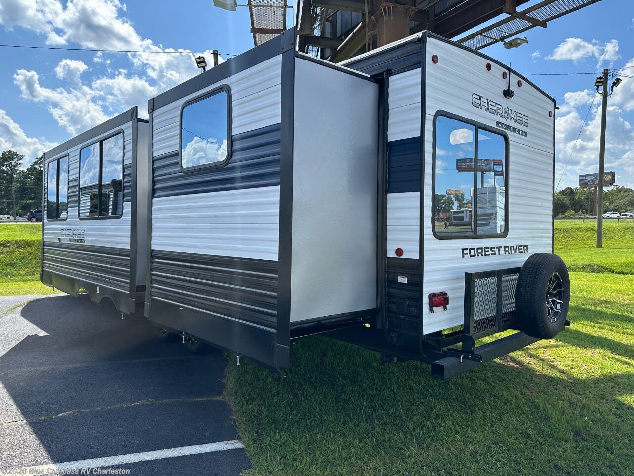 New 2026 Forest River Cherokee Wolf Den 304SR available in Ladson, South Carolina