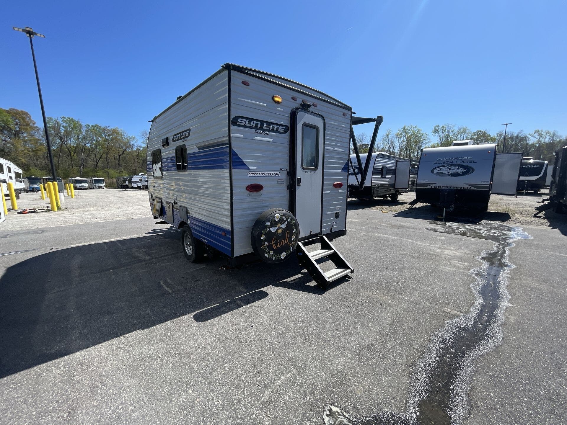 Used 2021 Sunset Park RV Sun-Lite 16BH available in Ladson, South Carolina
